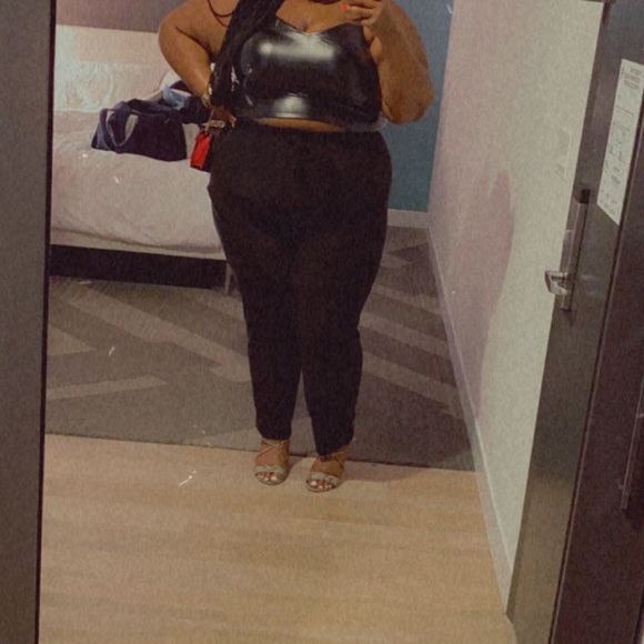 Black pants - Picture 2 of 2